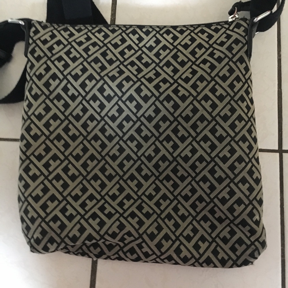 Tommy Hilfiger Crossbody Bag - Picture 3 of 3